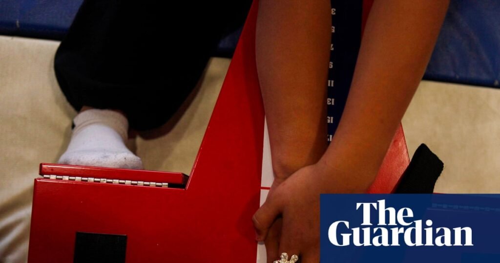 Trump firma la orden ejecutiva para traer de vuelta la prueba de aptitud presidencial en las escuelas | Donald Trump Trump firma la orden ejecutiva para traer de vuelta la prueba de aptitud presidencial en las escuelas | Donald Trump