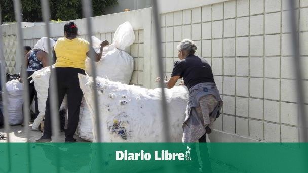 Familias Plásticos por útiles escolares en el dn Familias Plásticos por útiles escolares en el dn