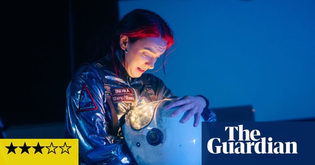 Revisión de flotación: el embarazo es un viaje intergaláctico en este solo poético | Festival de Edimburgo 2025