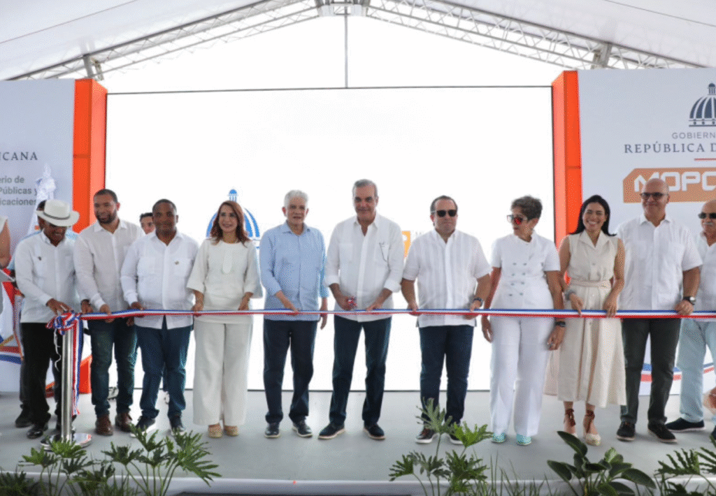 Abinader Entrega Carretera que conecta Puerto Plata Con Montecristi - Remolacha