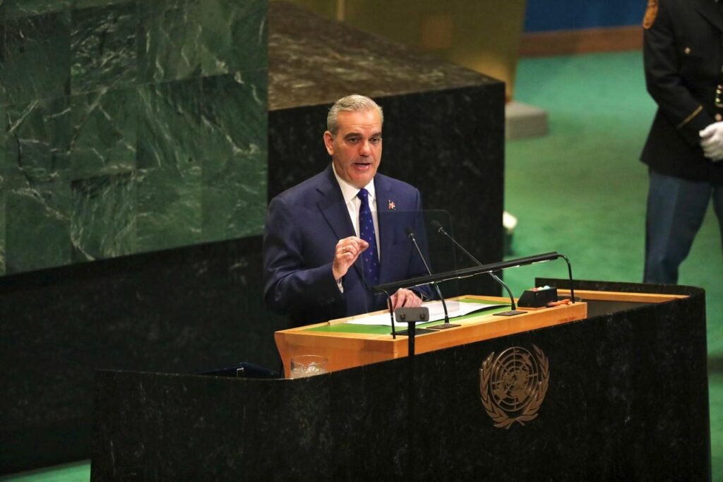 Abinader pide nuevo pacto financiero global