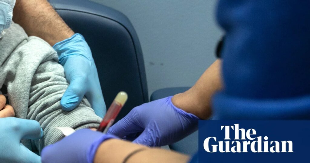 NHS prueba un análisis de sangre rápido para ayudar a diagnosticar sepsis y meningitis en niños | Servicio Nacional de Salud