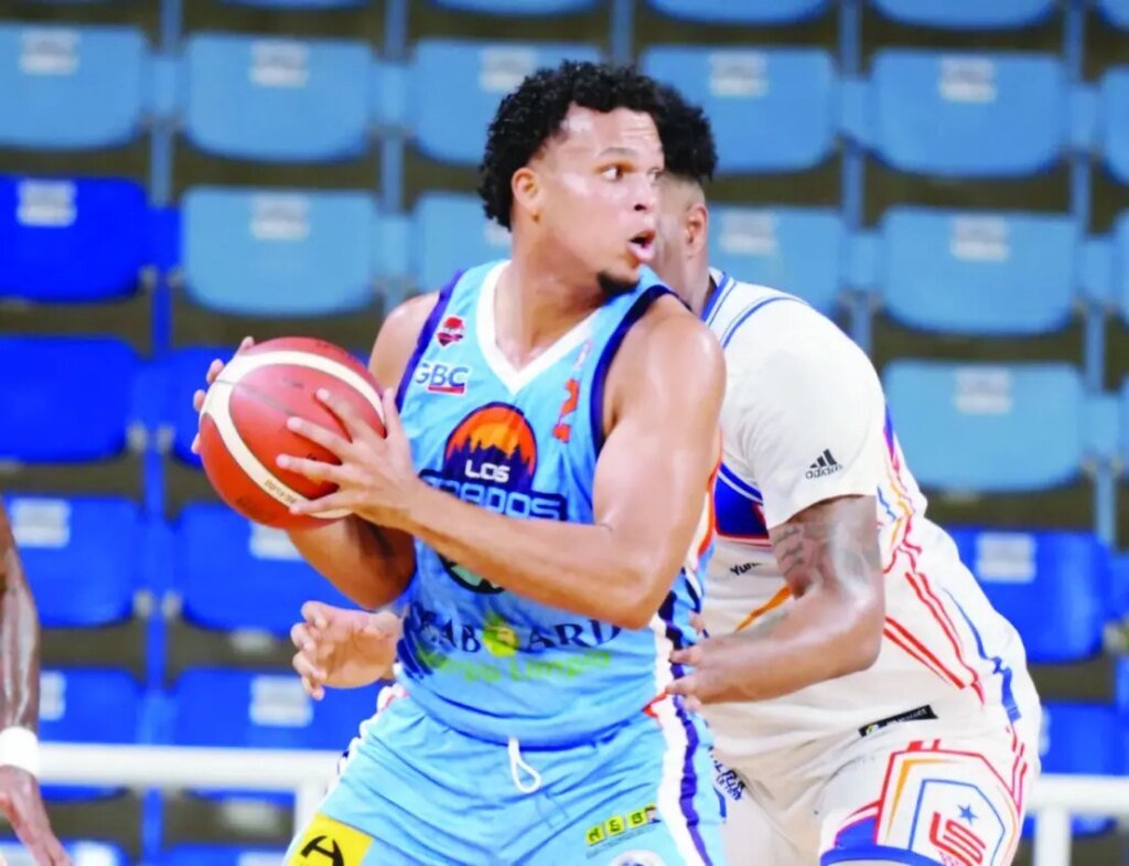 Prados siguen en pelea y San Carlos indetenible Los Prados siguen en pelea y San Carlos indetenible