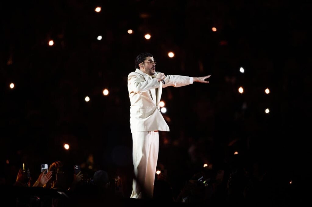 Bad Bunny hace vibrar Santo Domingo en el inicio de su esperada gira mundial