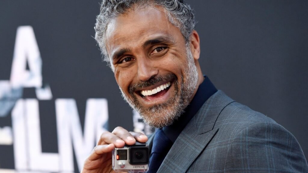 El ex NBA Rick Fox anuncia sus planes de presentarse a las elecciones generales de las Bahamas. El ex NBA Rick Fox anuncia sus planes de presentarse a las elecciones generales de las Bahamas.