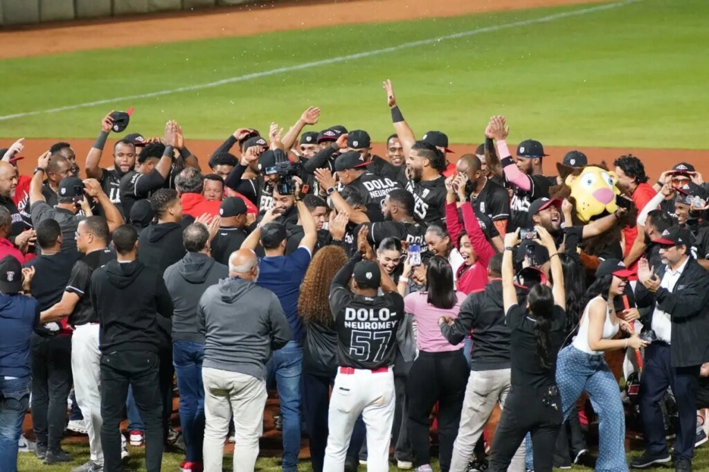 Leones del Escogido defenderán título en las finales; esperan a Toros o Águilas