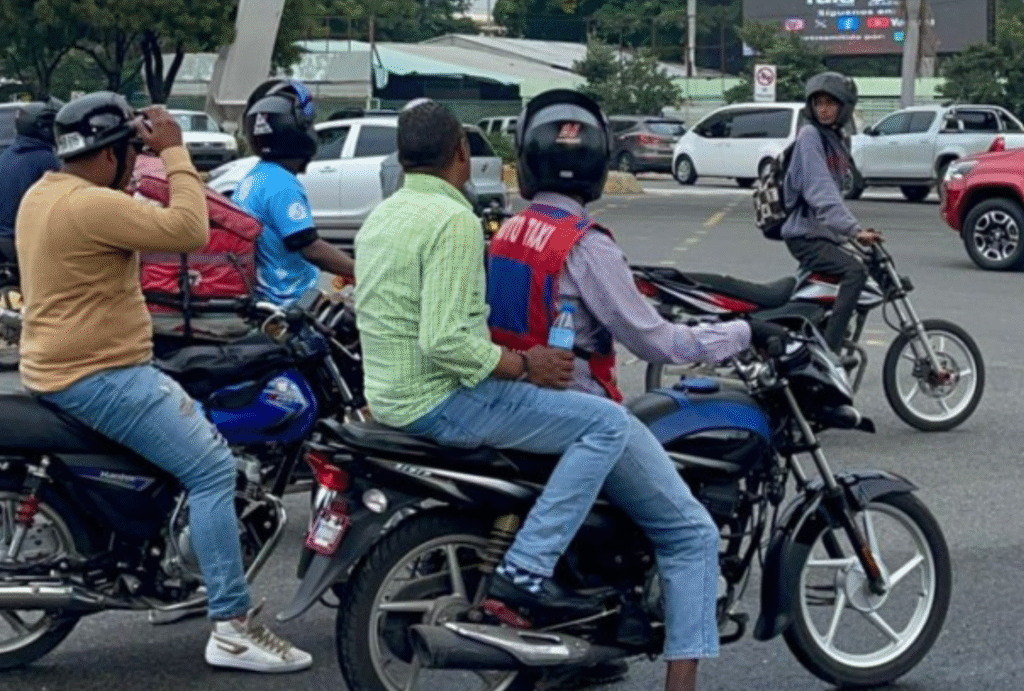 Pocos respetan prohibición de giro a la izquierda - Remolacha