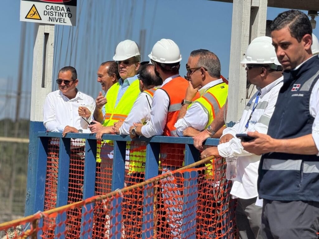 Abinader encabeza segundo desvío del río Guayubín en la presa Boca de los Rios