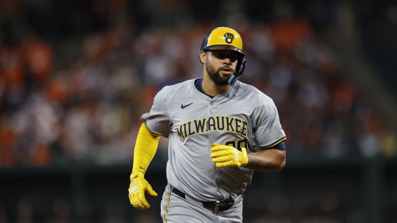 Gary Sánchez se une a los Milwaukee Brewers por un año Gary Sánchez se une a los Milwaukee Brewers por un año