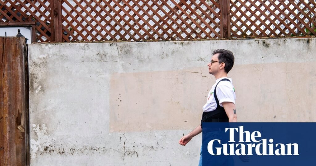 Mi quincena en un corrector de postura: ¿puede este sencillo dispositivo ayudar a reducir el dolor de espalda? | Salud y bienestar