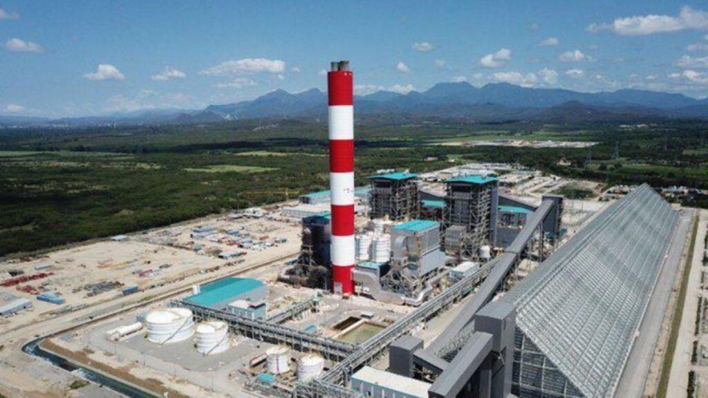 Punta Catalina suma 10 empleados, pero baja US$10 millones en nómina La Empresa de Generación Eléctrica Punta Catalina.