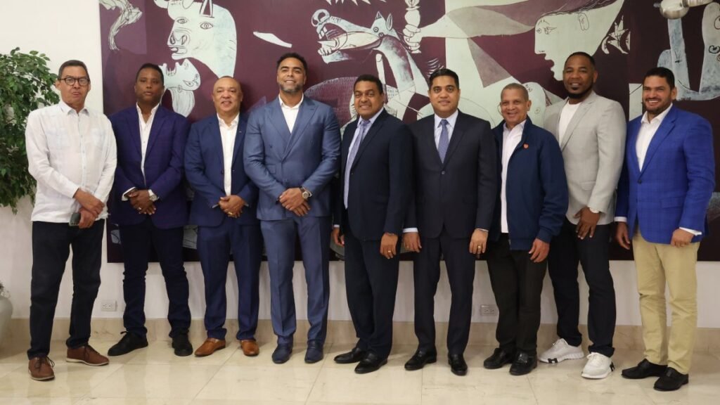 Figuras centrales del deporte en el Almuerzo del Grupo de Comunicaciones Corripio. José De León.