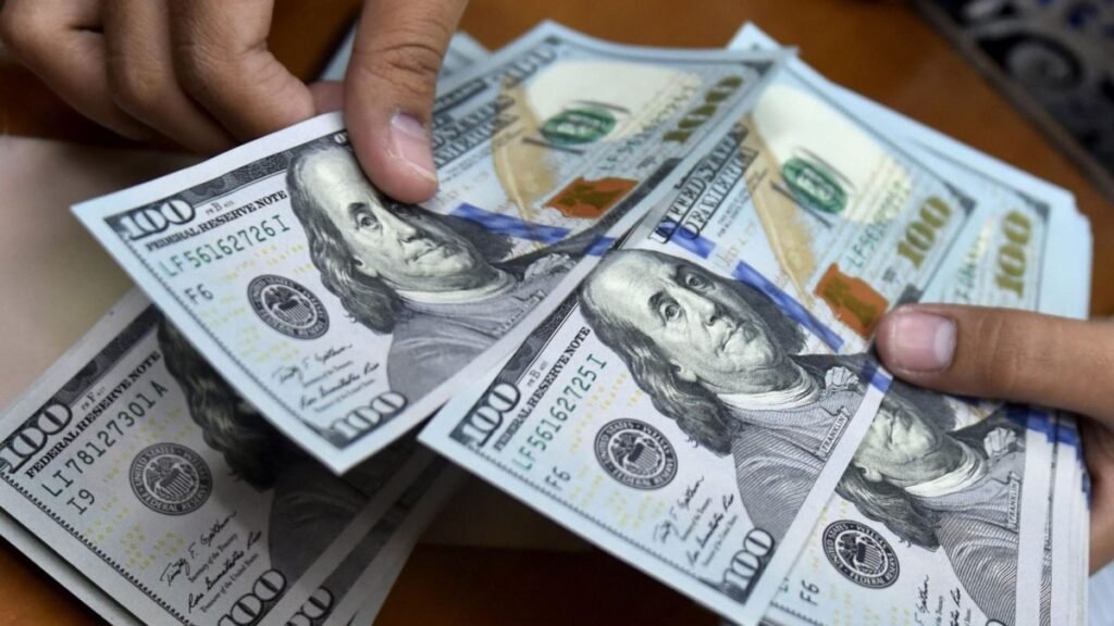 ¿A qué precio se comprará y venderá el dólar en RD?