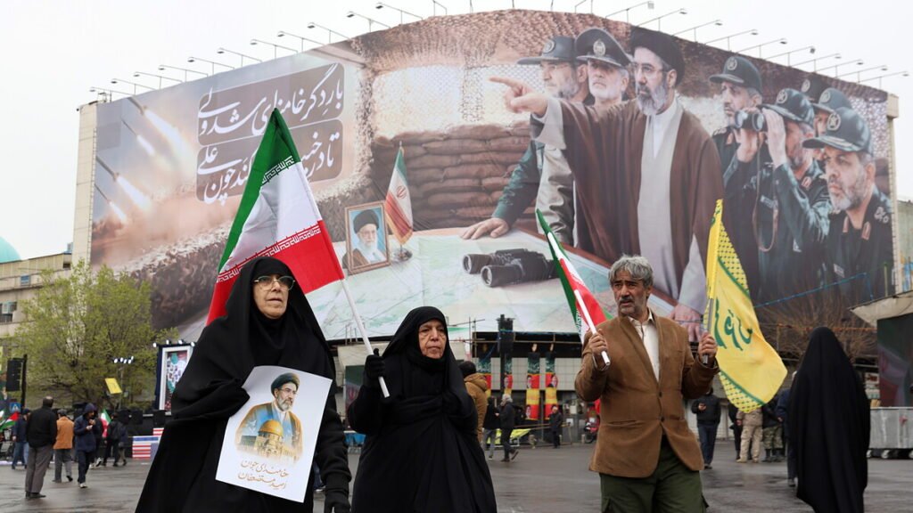 Ejército iraní amenaza con destruir infraestructura energética de EEUU