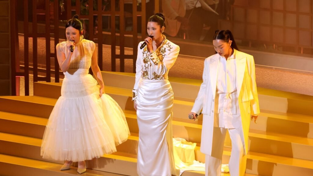 Los cantantes de ‘KPop Demon Hunters’ interpretan ‘Golden’ en los Oscar 2026 Los cantantes de 'KPop Demon Hunters' interpretan 'Golden' en los Oscar 2026