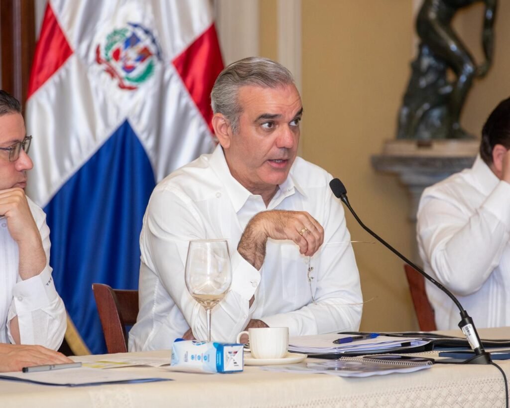 Abinader sobre combustibles: «Esta semana no habrá aumentos»