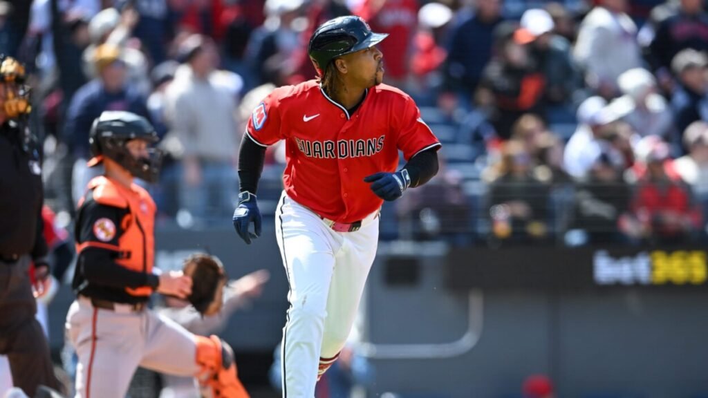 José Ramírez conecta dos jonrones y hace historia con Cleveland