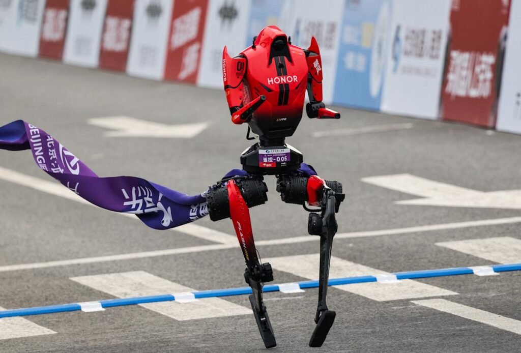 La media maratón de robots de Beijing regresa por segundo año con resultados mucho menos vergonzosos