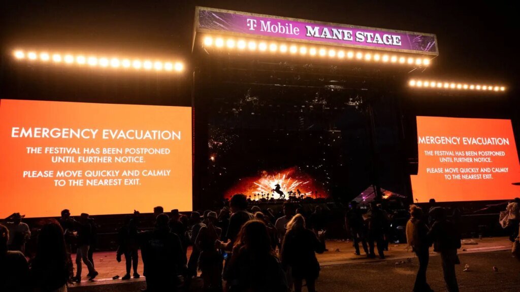 Stagecoach es evacuada debido a los vientos y restos de Journey, Riley Green