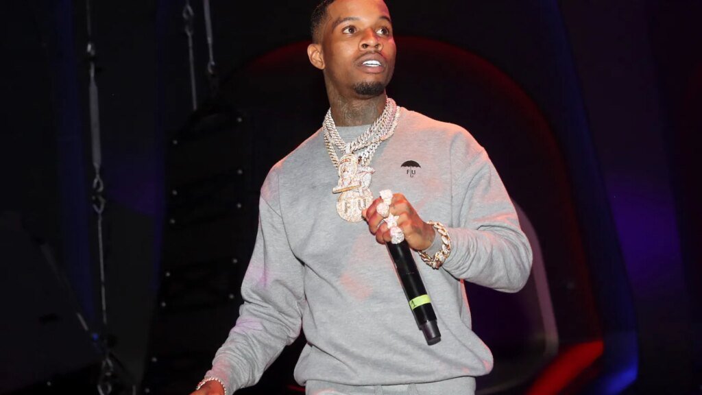 Tory Lanez demanda al sistema penitenciario de California por 100 millones de dólares por apuñalamiento