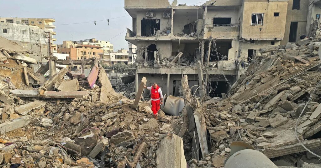 Trump advierte que Irán tiene 48 horas para reabrir el Estrecho de Ormuz mientras el aviador estadounidense desaparecido del avión de combate derribado es rescatado en Irán