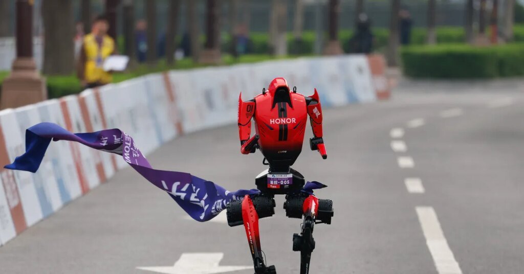Un robot humanoide establece un récord de media maratón en China