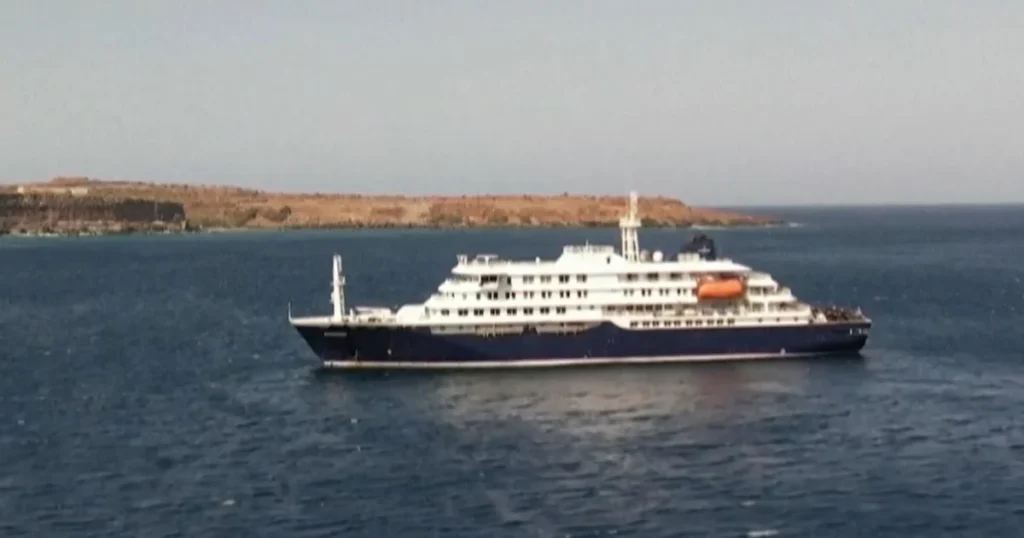 A los pasajeros no se les permite abandonar un crucero sospechoso de haber sido afectado por hantavirus después de atracar en África