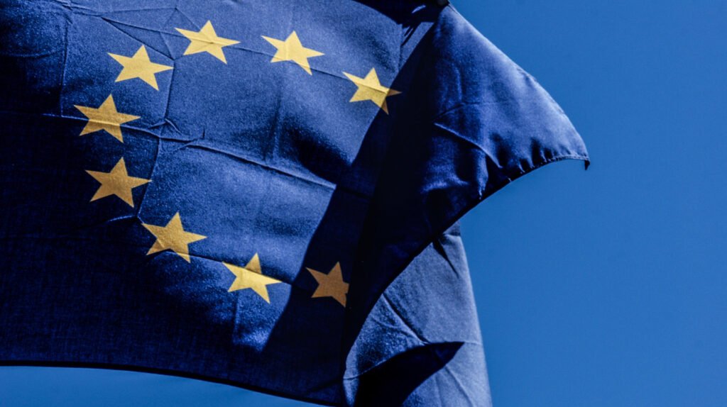 Apple respalda a Google después de que la UE ordenara que Android se abriera a sus rivales de IA