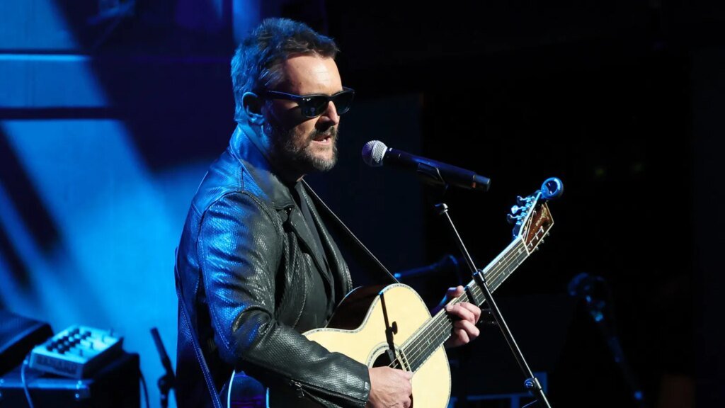Discurso de graduación de Eric Church en la Universidad de Carolina del Norte: ver