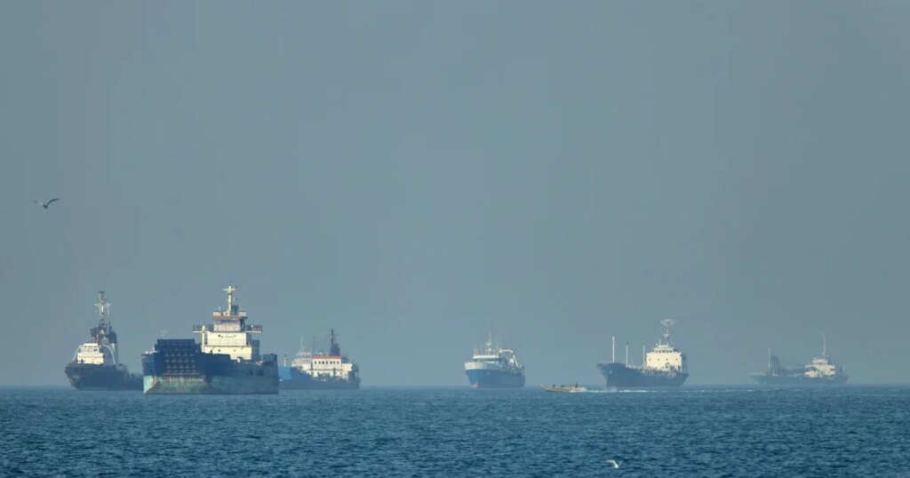 Estados Unidos dispara contra dos petroleros más mientras Washington espera la respuesta de Irán al acuerdo