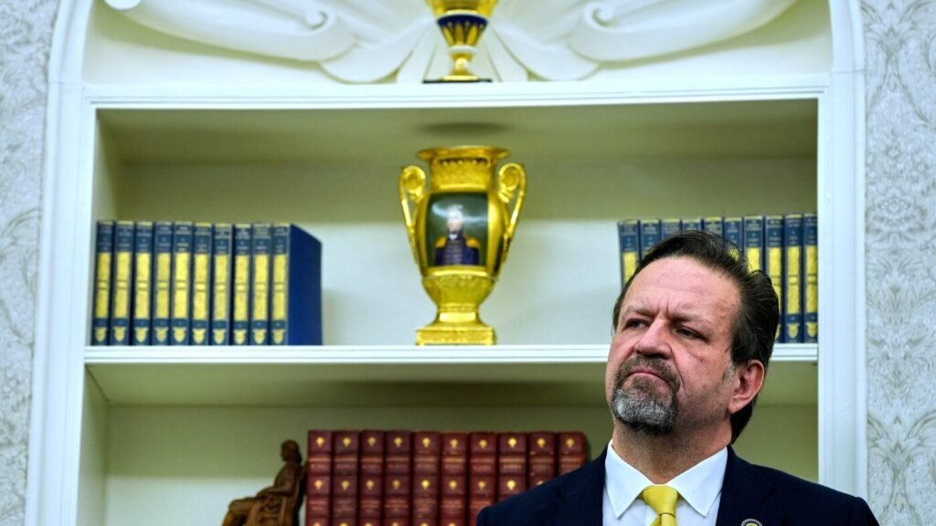 La estrategia antiterrorista de Trump hace que atacar a los cárteles de la droga sea la máxima prioridad: NPR