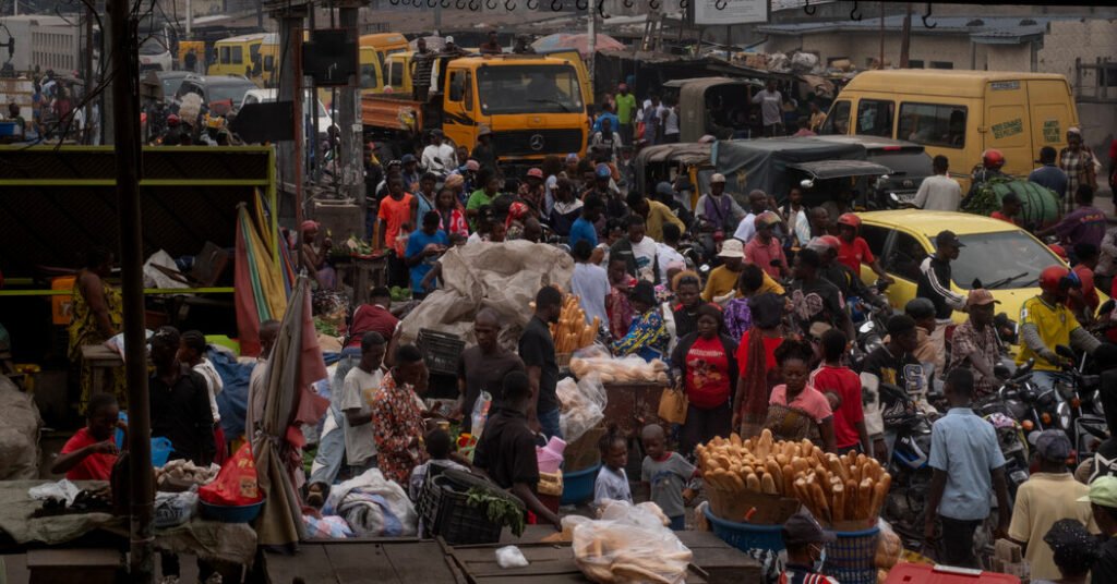 La prohibición de viajar a Estados Unidos contra el ébola enfrenta críticas de funcionarios de salud del Congo
