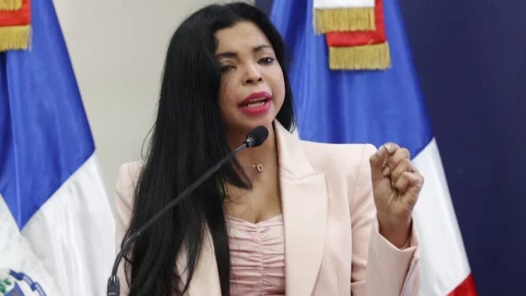 Yeni Berenice Reynoso.