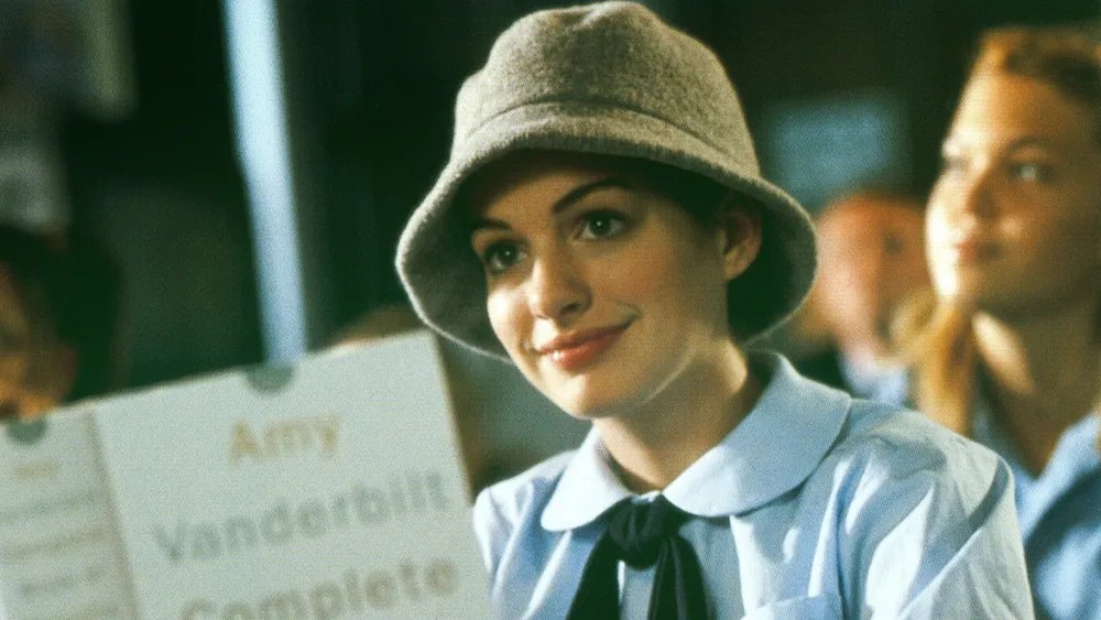 Anne Hathaway dice que ‘El diario de la princesa 3’ tuvo un ‘gran avance’ THE PRINCESS DIARIES, (aka PLOTZLICH PRINZESSIN), Anne Hathaway, 2001, © Buena Vista/courtesy Everett Collection