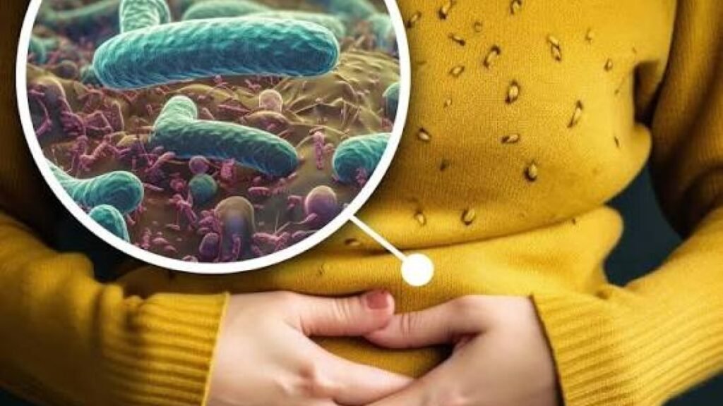 Cómo prevenir bacterias estomacales: recomendaciones de salud Una persona enferma