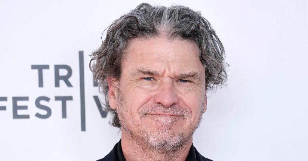 Dave Eggers le dijo al personal de OpenAI que ChatGPT estaba «silenciando a toda una generación» Dave Eggers le dijo al personal de OpenAI que ChatGPT estaba "silenciando a toda una generación"