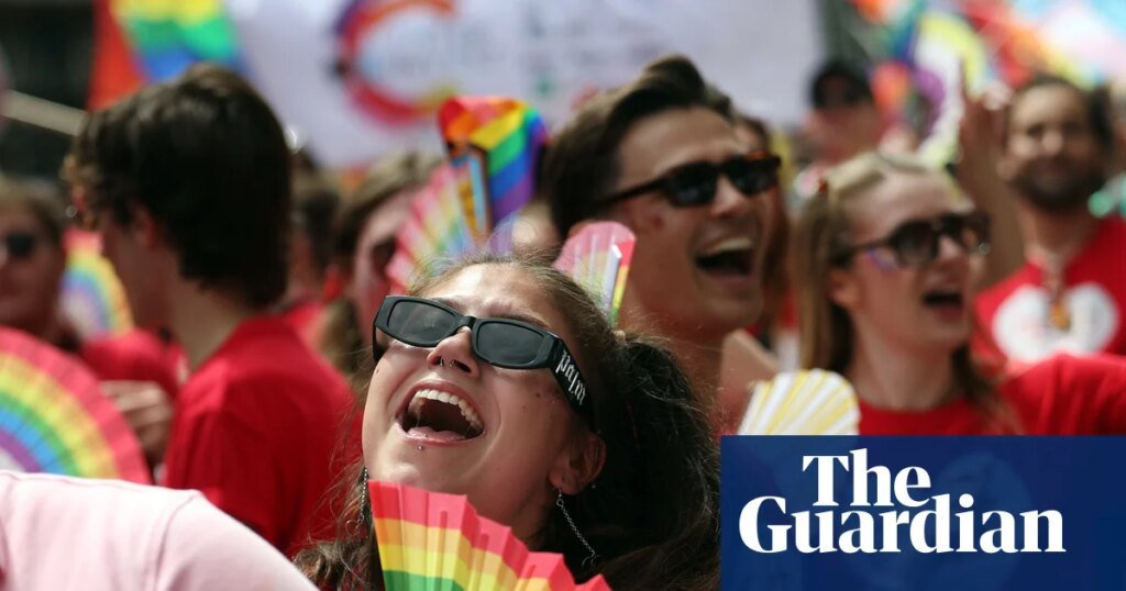 Decenas de miles marchan en Londres para el desfile anual del Orgullo | Derechos LGBTQ+ Decenas de miles marchan en Londres para el desfile anual del Orgullo | Derechos LGBTQ+