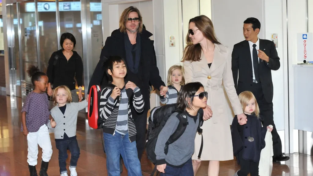 El acuerdo de custodia de Brad Pitt y Angelina Jolie termina cuando los hijos más pequeños cumplen 18 años El acuerdo de custodia de Brad Pitt y Angelina Jolie termina cuando los hijos más pequeños cumplen 18 años