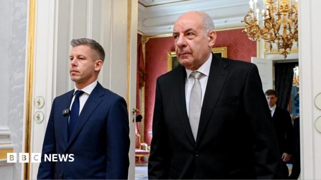 El presidente de Hungría acepta dimitir después de que el parlamento respalda su destitución Hungarian Prime Minister Péter Magyar (left) and Hungarian President Tamás Sulyok in Budapest. Photo: 12 May 2026