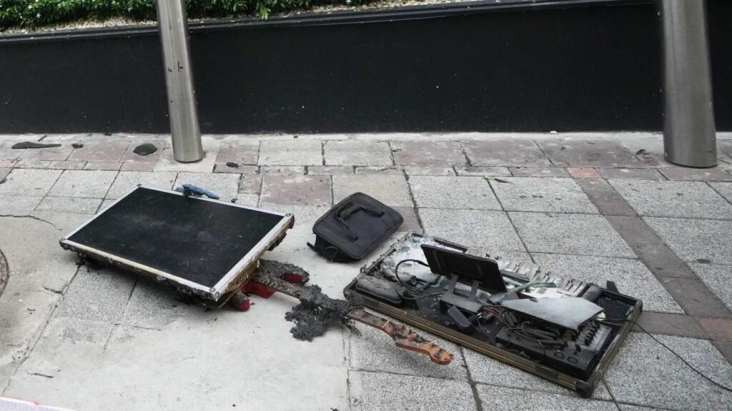 Miembros de una banda de música entre los 33 muertos en el incendio de un bar en Bangkok: NPR Miembros de una banda de música entre los 33 muertos en el incendio de un bar en Bangkok: NPR