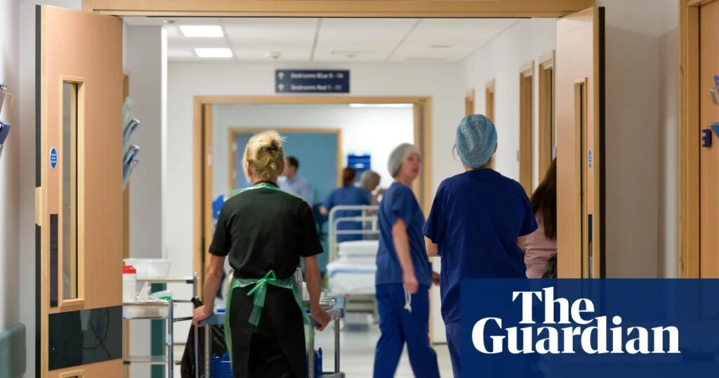 NHS calificará los fideicomisos ingleses para abordar la violencia y el racismo hacia el personal | Servicio Nacional de Salud