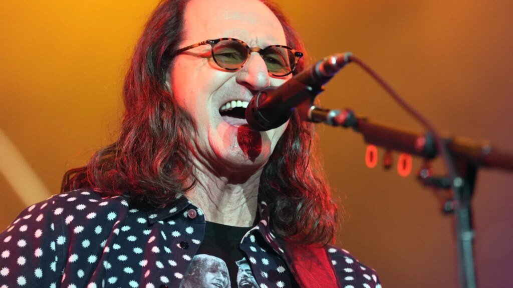 Rush pospone 2 espectáculos después de que Geddy Lee sufriera laringitis y bronquitis Rush pospone 2 espectáculos después de que Geddy Lee sufriera laringitis y bronquitis