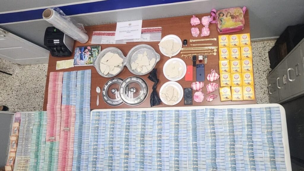 Tenía un lote de crack y más de un millón de pesos – Remolacha Tenía un lote de crack y más de un millón de pesos - Remolacha