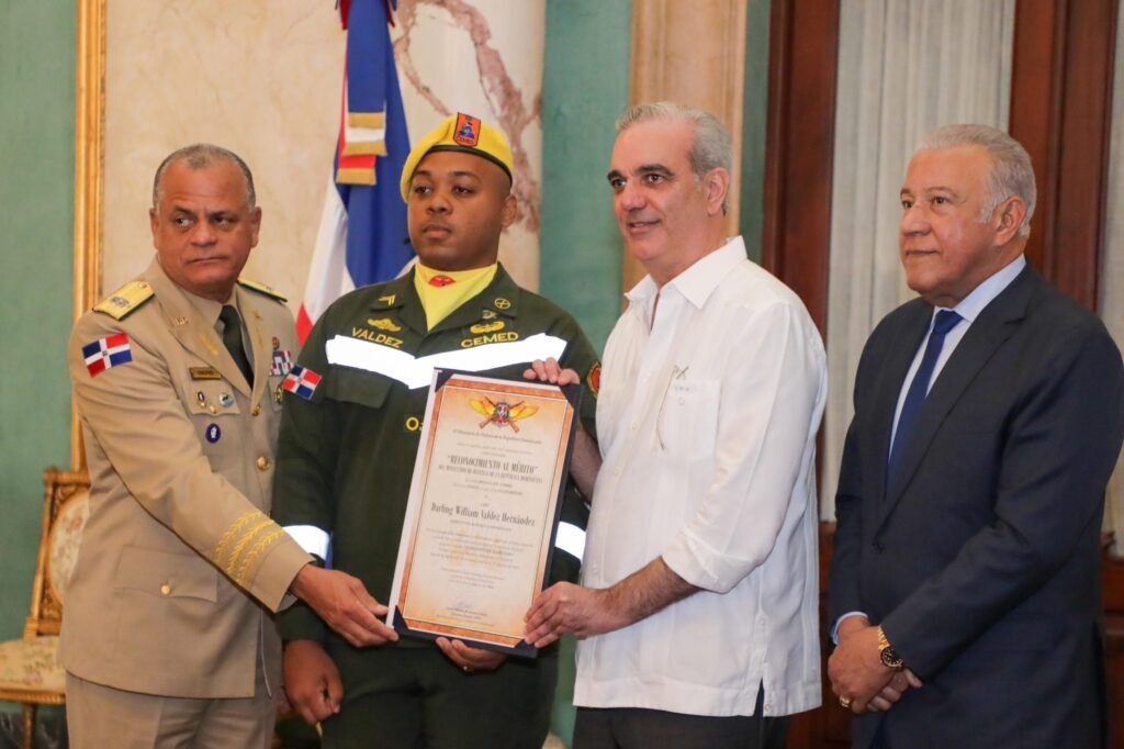 Venezuela otorga su máxima condecoración a República Dominicana – Remolacha Venezuela otorga su máxima condecoración a República Dominicana - Remolacha
