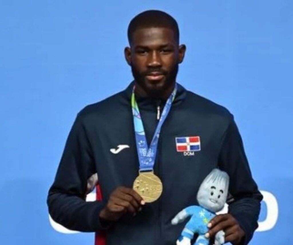Wepa! Bernardo Pie conquista el oro en taekwondo - Remolacha
