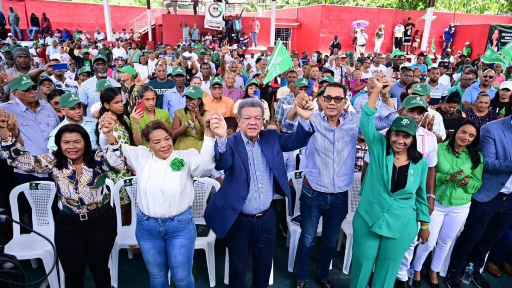 La vicealcaldesa del municipio de Los Alcarrizos, Felicia Santos Frías, dejó las filas del Partido Revolucionario Moderno.