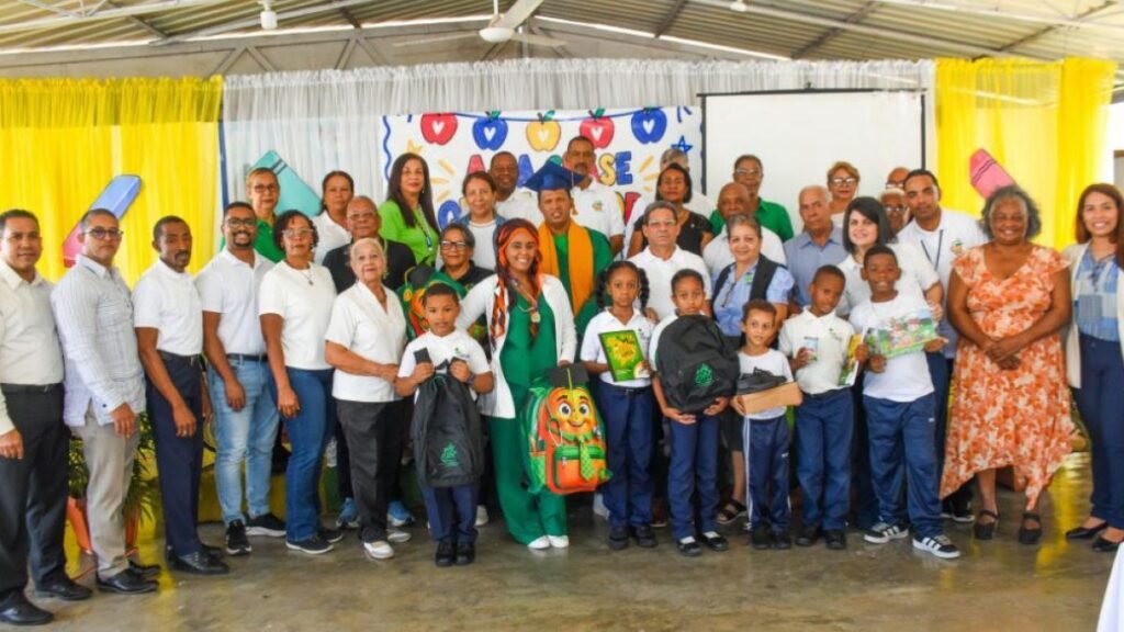 Cooperativa Empresarial inicia tradicional Jornada de Distribución de Calzados y Útiles Didácticos La entidad reafirmó su compromiso con la educación.