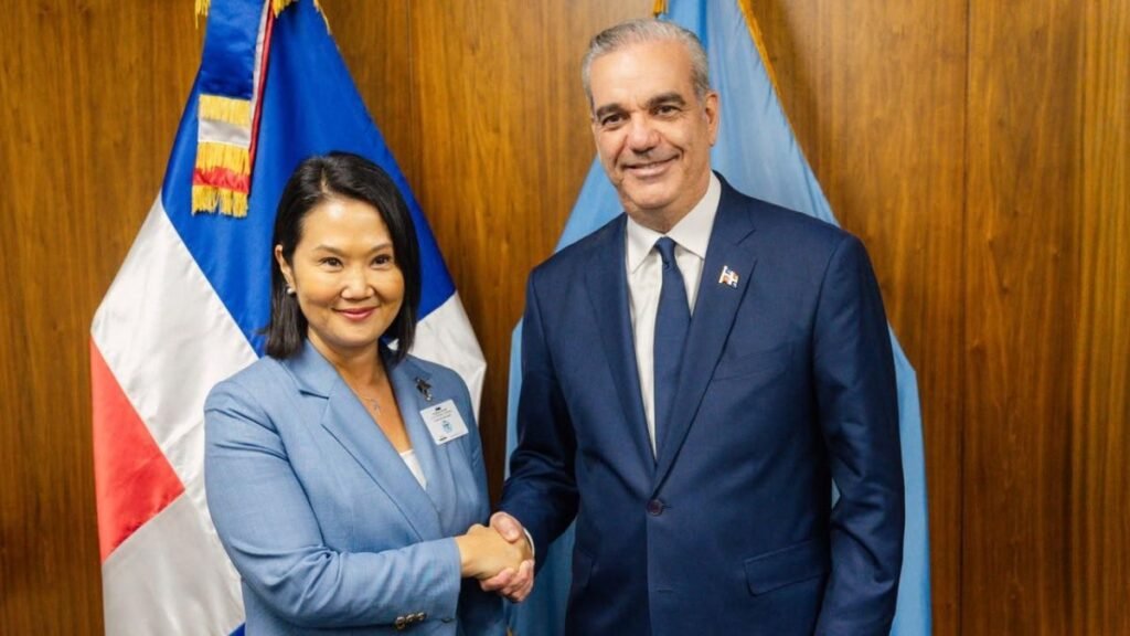 Luis Abinader se reúne con Keiko Fujimori en Nueva York Durante el encuentro, el mandatario dominicano manifestó el interés de mantener las mejores relaciones con Perú e incentivar los vínculos existentes entre los dos países.