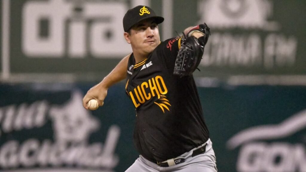 Dylan File, quien lanzó de manera magistral para las Águilas este jueves en el Estadio Tetelo Vargas de San Pedro de Macorís.