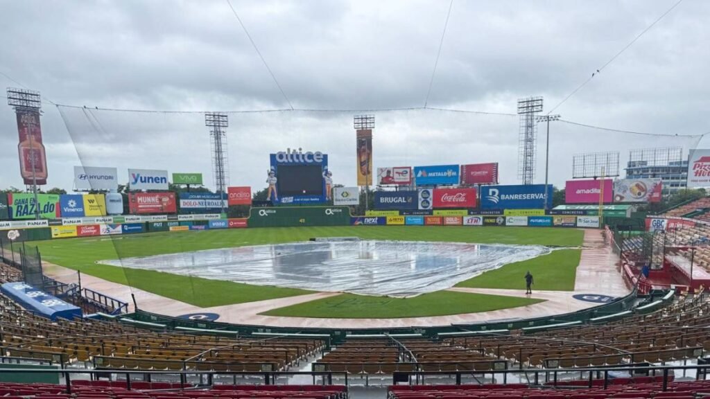El estadio Quisqueya, Juan Marichal, en la que se celebraría este martes el encuentro entre Toros y Licey y que fue pospuesto por la Liga Dominicana de Béisbol Profesional (Lidom) por los fuertes aguaceros caídos en varios lugares del país.